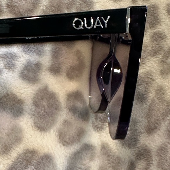 Quay | Come Thru Sunglasses | Polarized - Picture 4 of 13